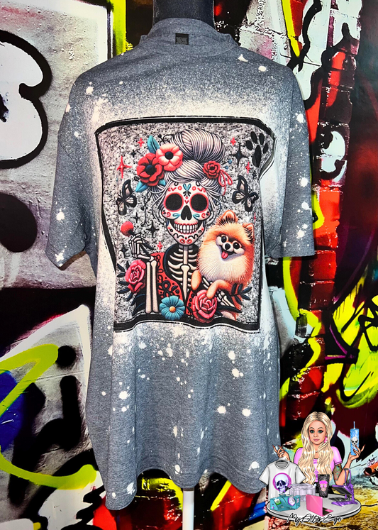 Pomeranian 'Day of the Dead' Mama (T-Shirt)